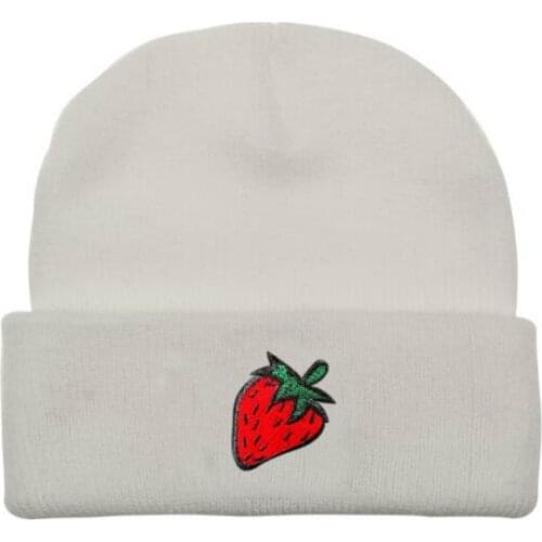 Embroidery Strawberry Knitted Skullies Beanie Casual Hip Hop Winter Hat Fruit Pattern Warm Autumn Women Cap Sports Ski Skullcap