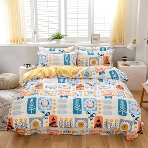 FLOWERS AND CAKES Baby Bedding