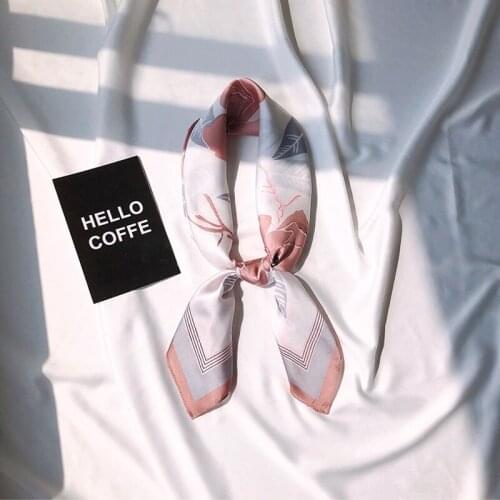 Yishine 2021 Newest Flowral Pirnting Multi Way Use Silk Finish Luxury Women Scarf