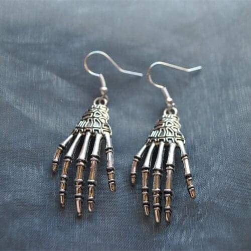 Skeleton Hand Earrings,Horror Goth Skeleton Earrings Halloween Day of the Dead earrings