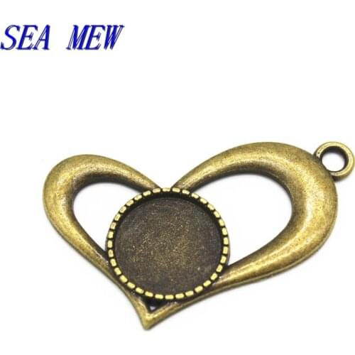 SEA MEW Vintage Pendants