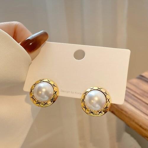 Simple Atmosphere Pearl Flower Golden Rhinestone Butterfly Irregular Stud Earrings Makeup Matching Jewelry Gift for Girlfriend