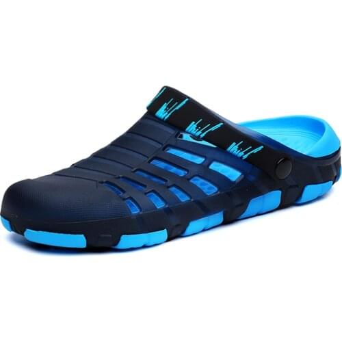 New Summer Mens Sandals Light Crolk Slippers Breathable Beach Home Hollow Out Casual Outdoor Water Mules Hole Shoes Croc