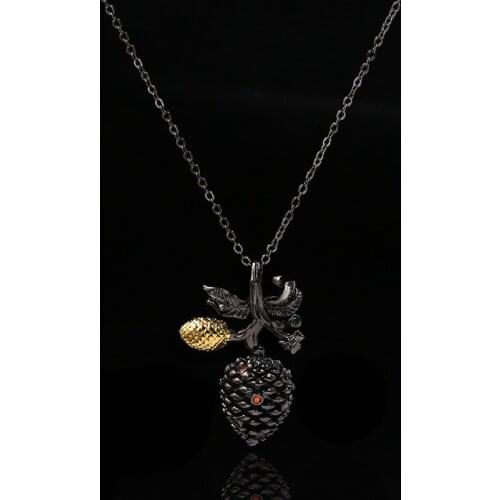 Retro Unique Plant Pine Cone Pendant Necklace Clavicle Chain Black Gold Series Ladies Jewelry Banquet Jewelry Wedding Necklace