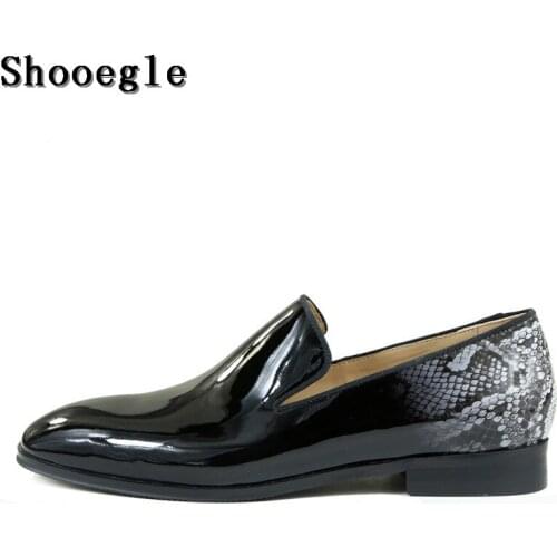 SHOOEGLE High Quality Men Black Patent Leather Shoes Snakeskin Printing Shoes Fashion Slip-on Men Loafers Business Dress Shoes