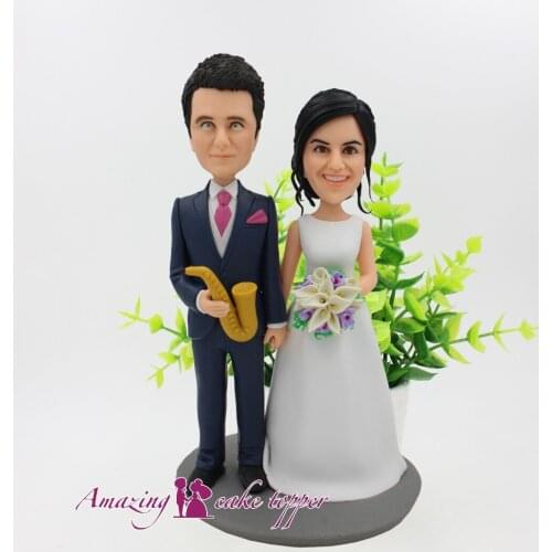 2019 AMAZING CAKE TOPPER ToysSaxophone plays a song for the belovedgirlAnd Groom Gifts Ideas Customized Figurine Valentines Day