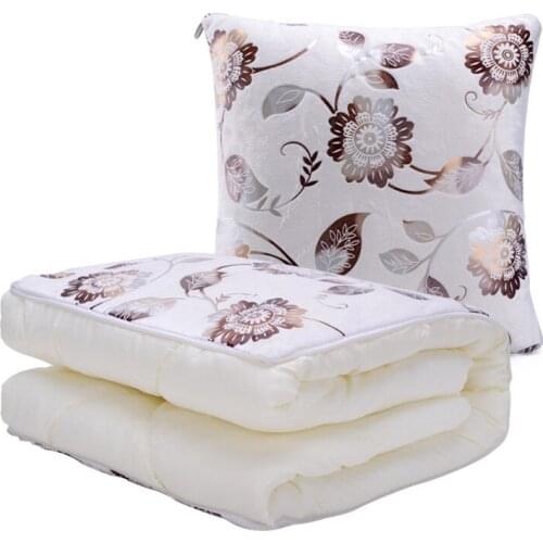 Pillow quilt dual-use nap pillow is carried by the car inner cushion office thickened air-conditioning blanket two-in-one