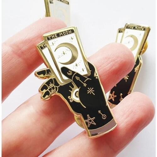 Mysterious The Moon Tarot Hard Enamel Pin Unique Occult Hand Witch Golden Brooch Accessories Fashion Lapel Backpack Pin Jewelry