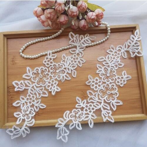 1Pair White Embroidered Flowers DIY Collar Patch Applique Sew On Patches Floral Patch Costume For Wedding Dress Decor