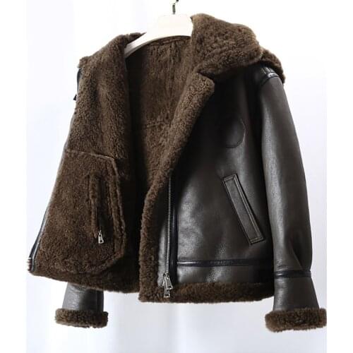 Winter short hooded motorcycle womens flight suit Black women fur cost Genuine Leather Lamb fur fur coat 2020 new