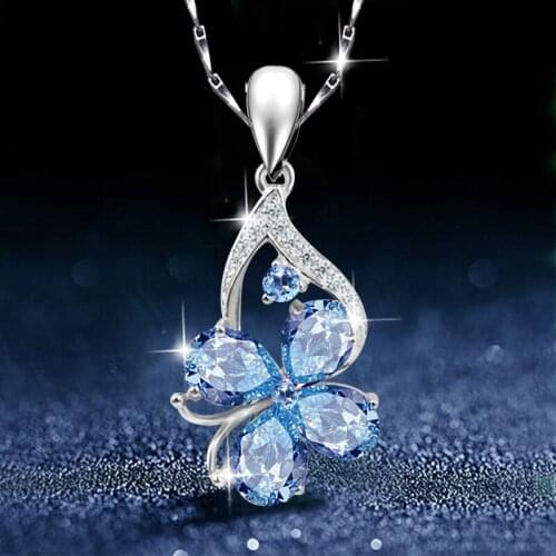 New Temperament Fashion Sea Blue Simulation Topaz Drop-shaped Four-leaf Clover Pendant for Womens Valentines Day