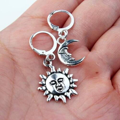 Gothic Witchcraft Hanging Earrings For Women Silver Color Face Moon Wizard Sun Asymmetrical Personality Ear Rings Jewelry VGE116