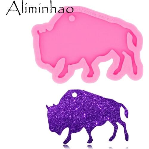 DY0515 Shiny Glossy Bullfight Keychain Mould Bull Silicone Epoxy Resin Mold Jewellery Making