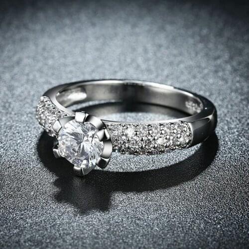 Hot Selling Zircon Femme Anillos Jewelry 18 K White Gold Flower Heart Inlay CZ Ring For Women Wedding Engagement Accessories