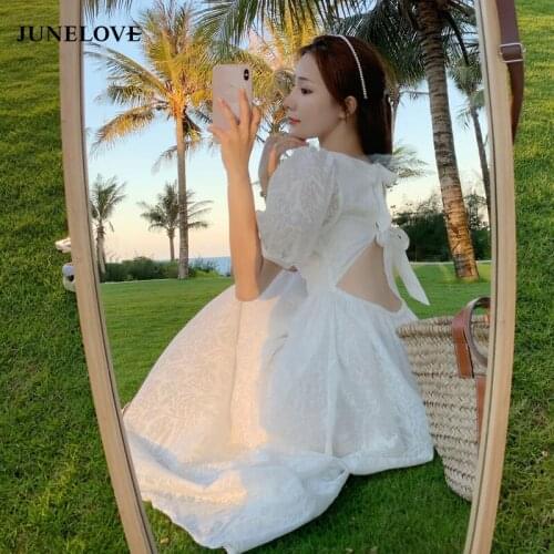 JuneLove 2021 Summer Women Sexy Backless Square Collar Fariy Dress Vintage Print White Beach Dress Puff Sleeve Holiday Vestidos