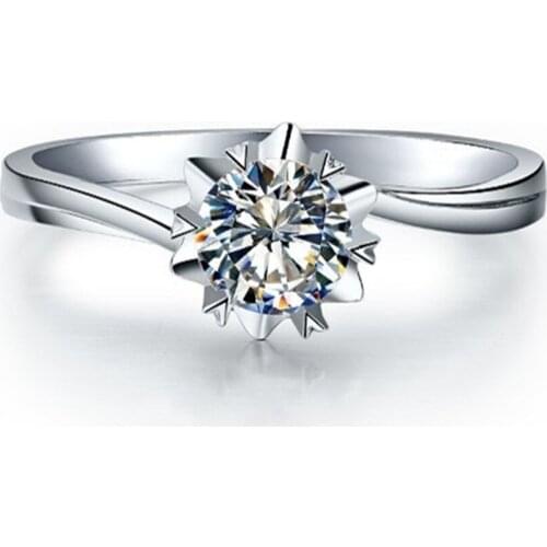 Pretty 0.5Ct 5.0 mm Round Cut VVS1 D Moissanite Wedding Ring Platinum 950 Ring for Her White Gold Wedding Jewelry