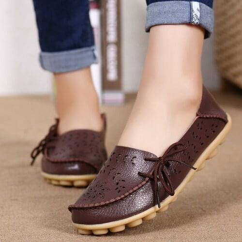 Womens Casual Shoes Genuine Leather Woman Loafers Slip-On Female Flats Moccasins Ladies Driving Shoe Cut-Outs Mother Footwear