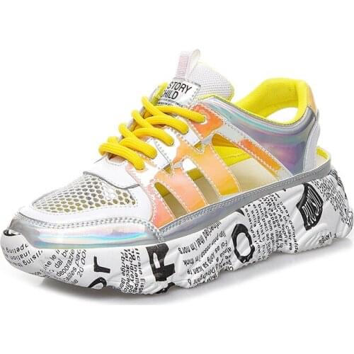 2021 New New Hollow Design Fashion Sneakers Women Newspaper Sole Women Sandals Patent Leather Summer Shoes Ladies 35-40