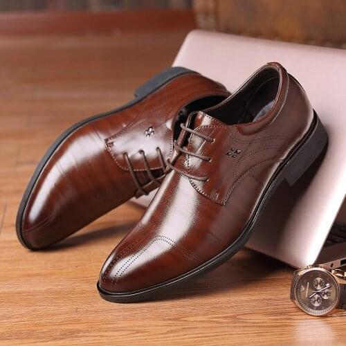 New Brand Luxury Men Patent Leather Dress Shoes Pointed Toe Slip On Wedding Shoes Oxfords Man Office Suit Shoes