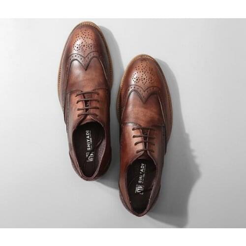 High Quality Pointed toes Handmade Retro shoes for men Genuine Leather brogue shoes Mens shoes Fashion Lace up casual shoes