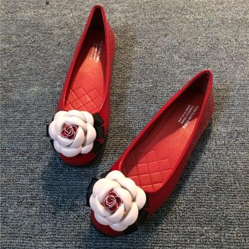 Soft Bottomed Flats Women Camellia Blossom Shoes Japanned Leather Ballerina Round Toe Single Shoes Lady Work Wedding Floral Shoe