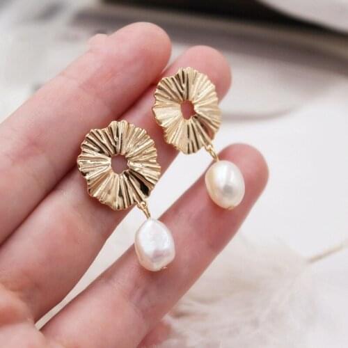 925 Sterling Silver Needle Baroque Freshwater Pearl Flower Fashion Elegant Wedding Gold Charming Earring Jewelry for Women Gift