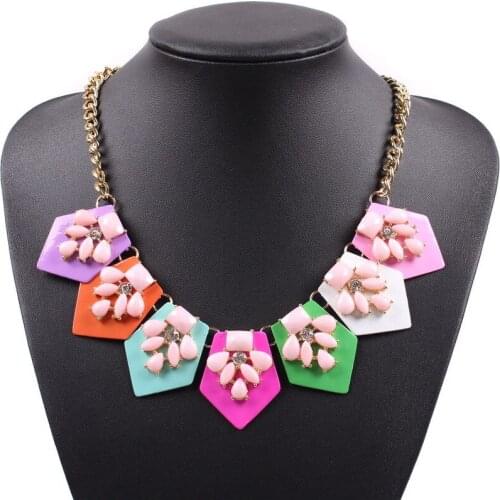 Hot Sale 2021 Fashion Gold Color Chain Pendant Necklace Jewelry Statement Leaf Party Flower Necklace for Women Jewelry
