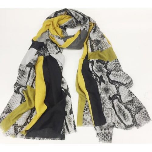 2019 Fashion Cotton Snake Skin Print Frayed Scarves Shawls Long Soft Warm Snake Grain Wrap Scarf Hijab 6 Color Free Shipping
