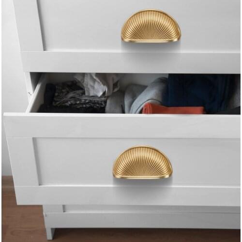 Retro Brass Pulls Shell Furniture Handles Door Knobs and Handles for Cabinet Kitchen Cupboard Closet Drawer Antique Home Decor