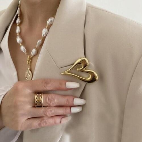 AENSOA Elegant Hollow Heart Pins Brooches for Men Women Unisex Brooch Pins Wedding Jewelry Brooch 2020 Christmas New Year Gift