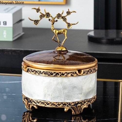Creative Elk Ashtray European Style Retro Ashtray with Lid Resin Household Living Room Anti-fly Ash Storage Box for Friends
