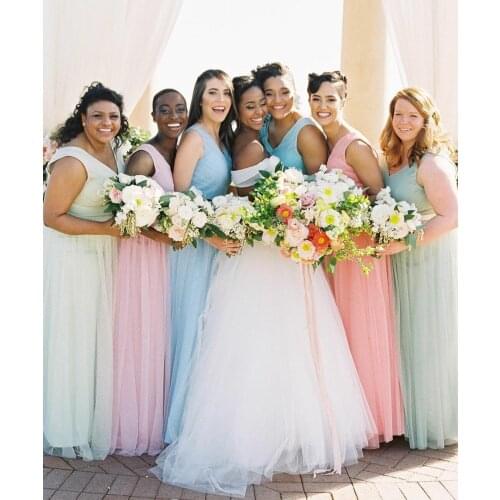 Elegant A-Line Long V-Neck Tulle Bridesmaid Dresses Custom Pleated Lace Up Back mUL Formal Wedding Party Dresses