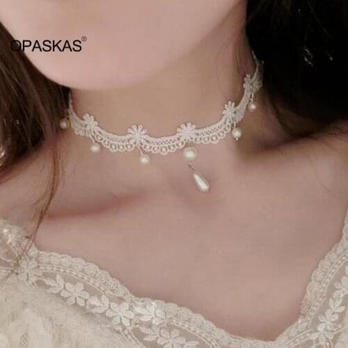 White Lace Applique Crocheted Choker with Pearl Pendant Vintage Flower Pattern Collar Necklace for Women and Girls VL