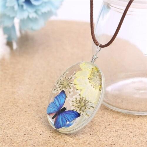 Handmade Dried Flower Butterfly Pendant Necklace for Women Simple Floral Butterfly Necklace rope chain Fashion Specimen Jewelry