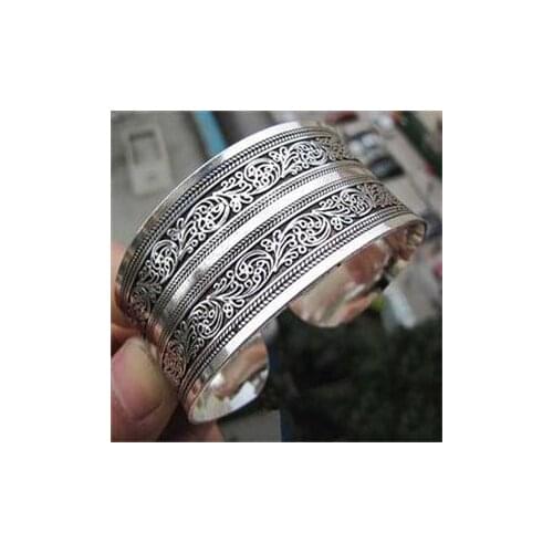Vintage Elegant Bracelets Women Tibet Totem Cuff Bracelets Bangles Round Metal Bracelet Jewelry Gift for Women