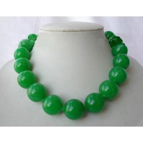 Stunning big 20mm round green jade beads necklace