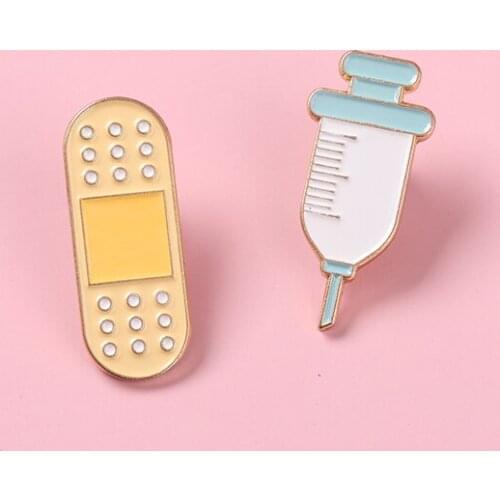 Fashion Personality Medical Badge Cute Cartoon Band Wrap Metal Enamel Brooch Doctor Nurse Lapel Backpack Jewelry Gift