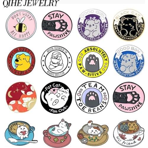 Round Animal Pins Collection Paw Feet Print Brooch Dog Dat Kitty Sloth Fox Cartoon Badges Cute Puppy Enamel pin Women Kids Gifts