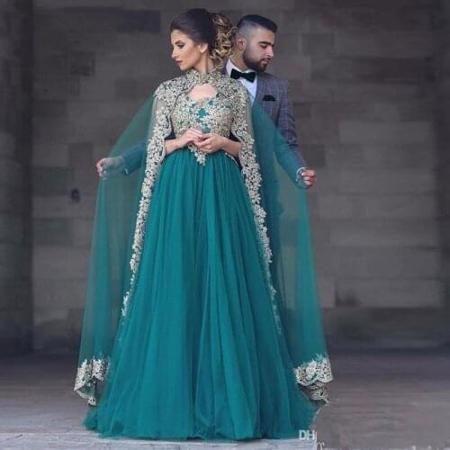 Green Cape Middle East Muslim Party Dress V-Neck Gold Appliques 2020 Dubai Saudi Arabian Sleeveless Evening Dresses