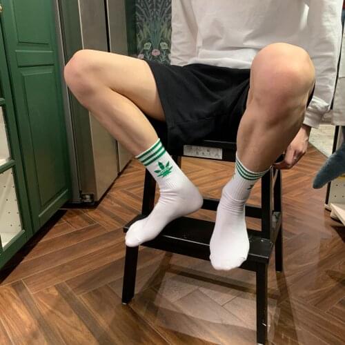 IMINCN 1Pair Hiphop INS Maple Leaf STRIPE Cotton Dance Street High Fashion Skateboard Style BLACK WHITE Sock