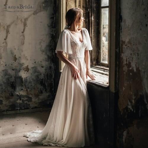 Short flare Sleeve Wedding Dresses V-Neck Bohemian Bridal Gowns Unique Lace Vestido De noivas Lovely Gowns DW416
