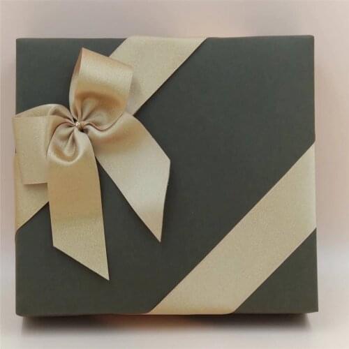 Customized pre made purl satin ribbon bow with elastic band for Christmas gift box decoration