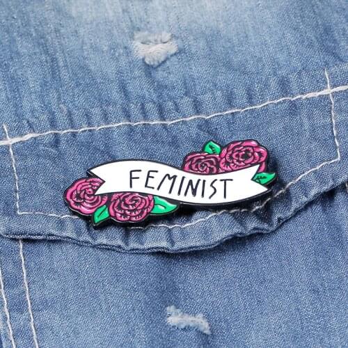 Do Dower Brooches Letter On Clothes