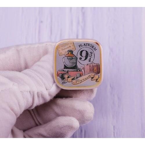 H-Potter Train Platform 9 3/4 Enamel Pin Hogwartsss Express Brooch Wizarding World Badge Classic Film Inspired Accessory