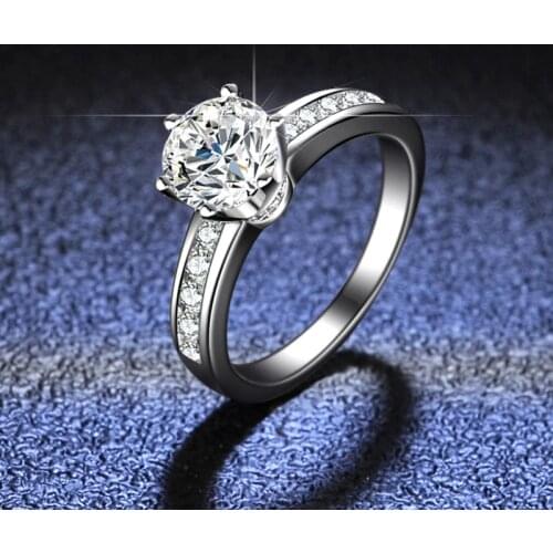 LESF 925 Sterling Silver Ring 1 Carat Mozanstone Classic Six Prong Woman Ring Fashion Engagement Jewelry