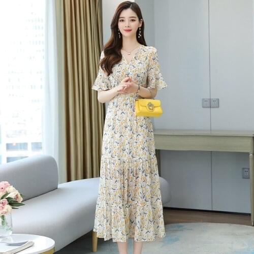 French retro puff sleeve small floral dress female 2021 new summer V-neck Long dress