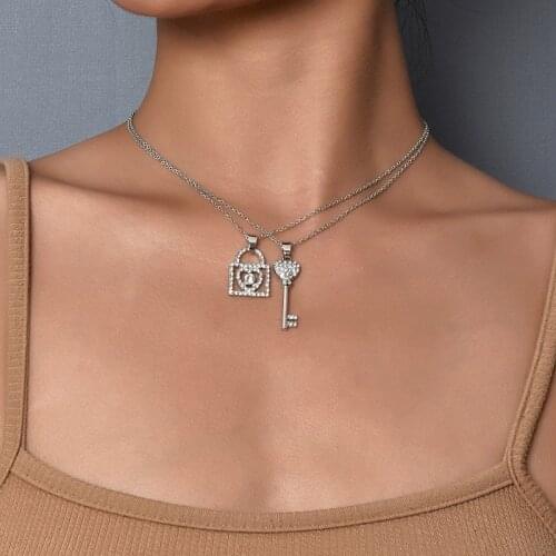 2 Pcs/Set Women Fashion Crystal Key Lock Pendant Necklace for Women Lovers Simple Clavicle Chain Necklace Party Jewlery Gifts