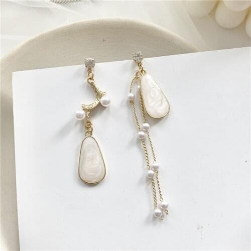 Sweet White Water Drop Clip on Earrings Pearls Tassel Asymmetric Rhinestone Earrings