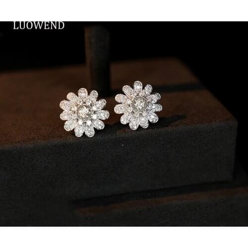 LUOWEND 100% Real 18K White Gold Stud Earrings Female Diamond Earrings Engagement Party Jewelry Charm Flower Shape Design