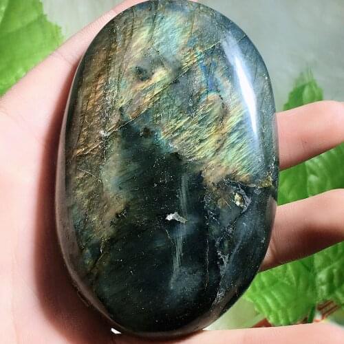 Labradorite specimen